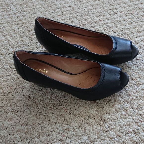 Clarks Artisan open toe wedges in black size 7.5 - Picture 2 of 10